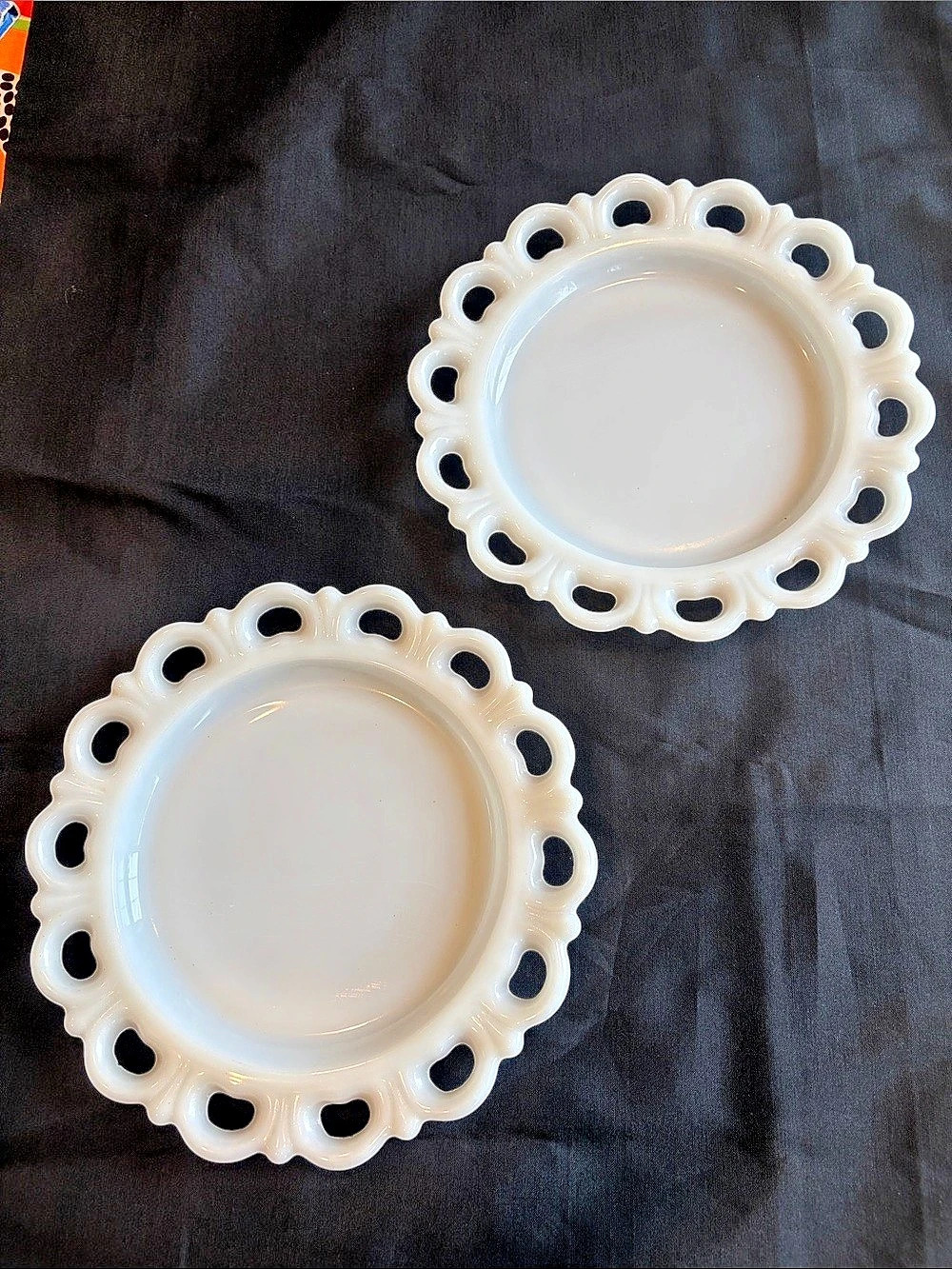 Anchor Hocking Old Colony Lace Edge Salad Plate Plates White Set of 2